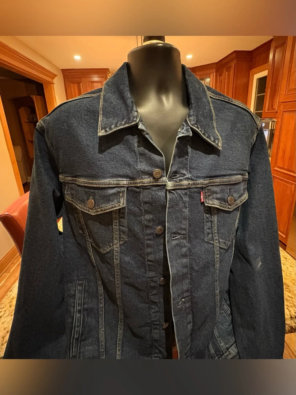 Levi's Trucker me’s Jacket. Sharp Large dark blue. Standard Fit. New with tags